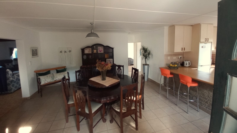 4 Bedroom Property for Sale in Britannia Bay Western Cape